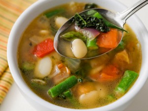 Zuppa di verdure primaverile