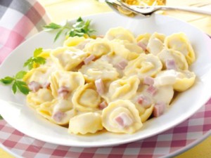 Tortellini con panna e prosciutto cotto!