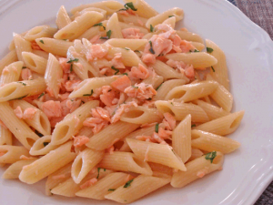 mezze-penne-al-salmone-saporite